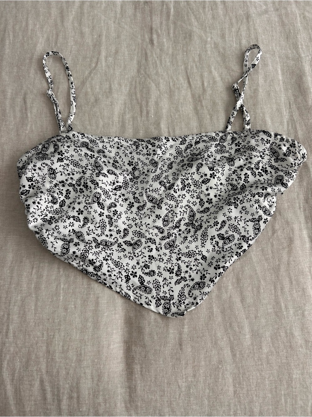 PacSun White Floral Bandana-Style Crop Tank